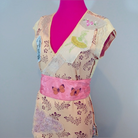 📍SOLD📍RARE FREE PEOPLE APPLIQUÉ W/PINK OBI BELT CAP SLEEVE COTTON TOP-M - Picture 2 of 10